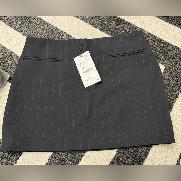 Zara Dresses & Skirts - Zara Classic Black Pinstripe Skirt